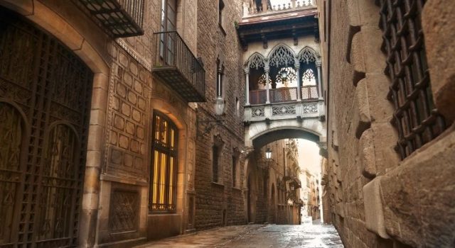 Pont del Bisbe (Bishop’s Bridge) over Carrer del Bisbe in Barcelona’s Gothic Quarter.