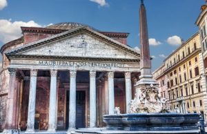 Perfect 48 Hours in Rome for First-Timers (Skip-the-Line Strategy) Rome’s Pantheon with the Piazza della Rotonda fountain and obelisk on a sunny afternoon