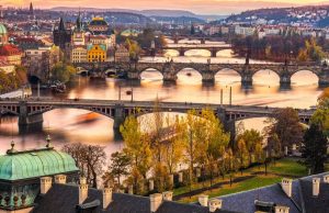 Prague in Spring Diaries: Cherry Blossoms and Beer on Petřín Hill (2026)